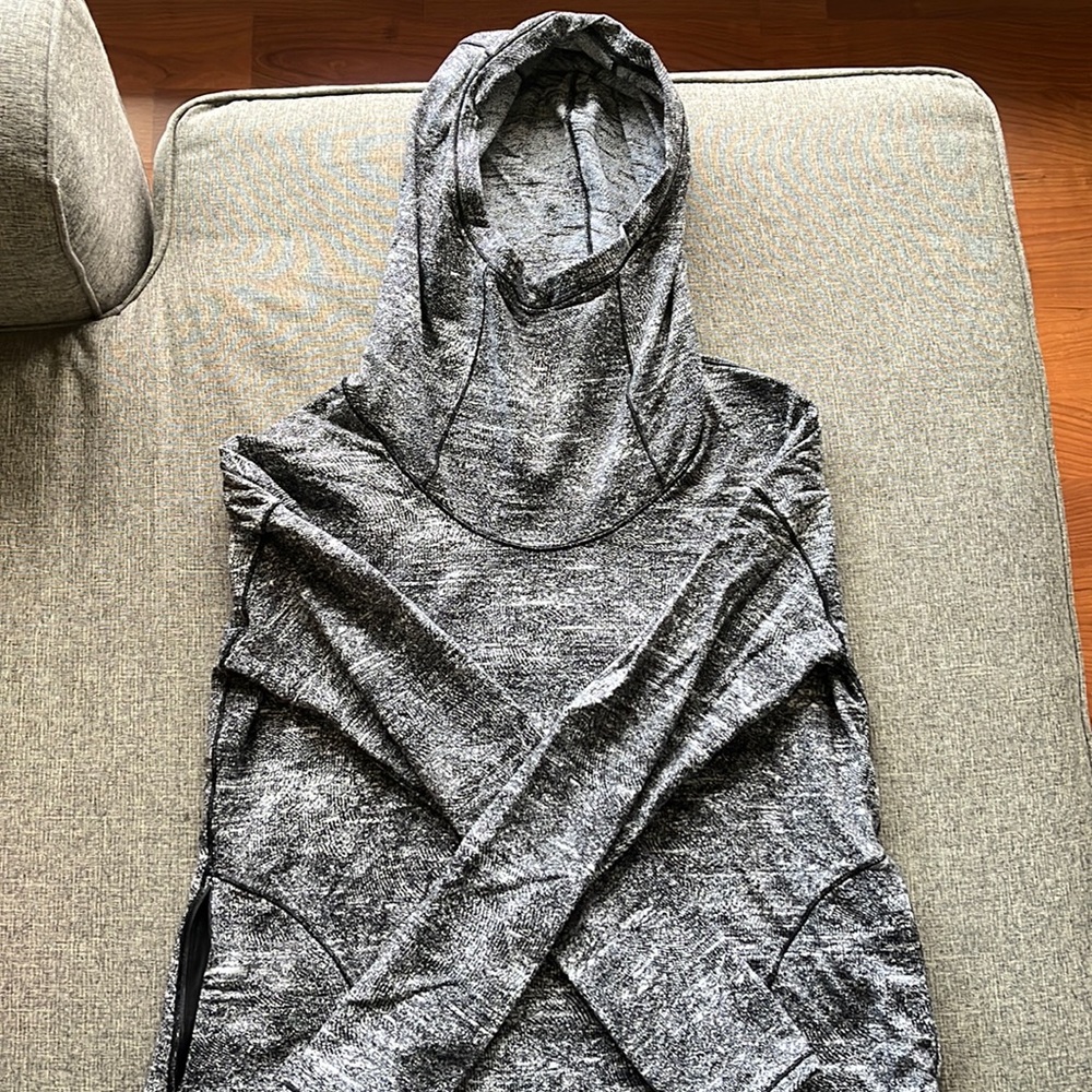 Lululemon Hoodie (no tag)